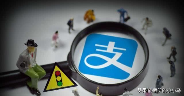 只要一张身份证就能贷款违法吗,只需一张身份证就能贷款吗