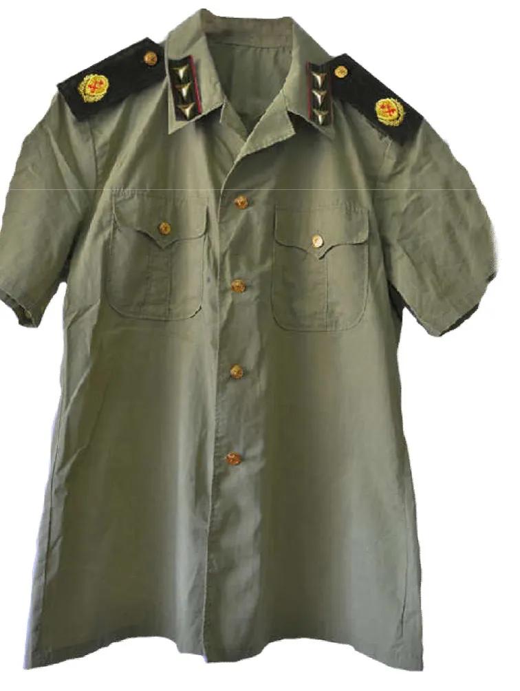 70年代穿白色警服的警察一身正气,监狱警察警服变迁史