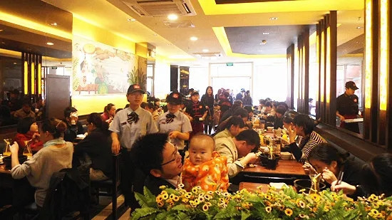 餐厅节日只卖套餐，食客非要单点还曝光餐厅！厨师：滚犊子