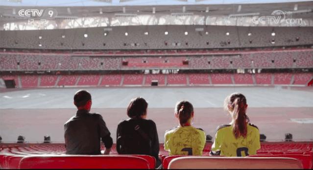 超燃!*疆新**少女的足球梦被拍成纪录片,登上央视