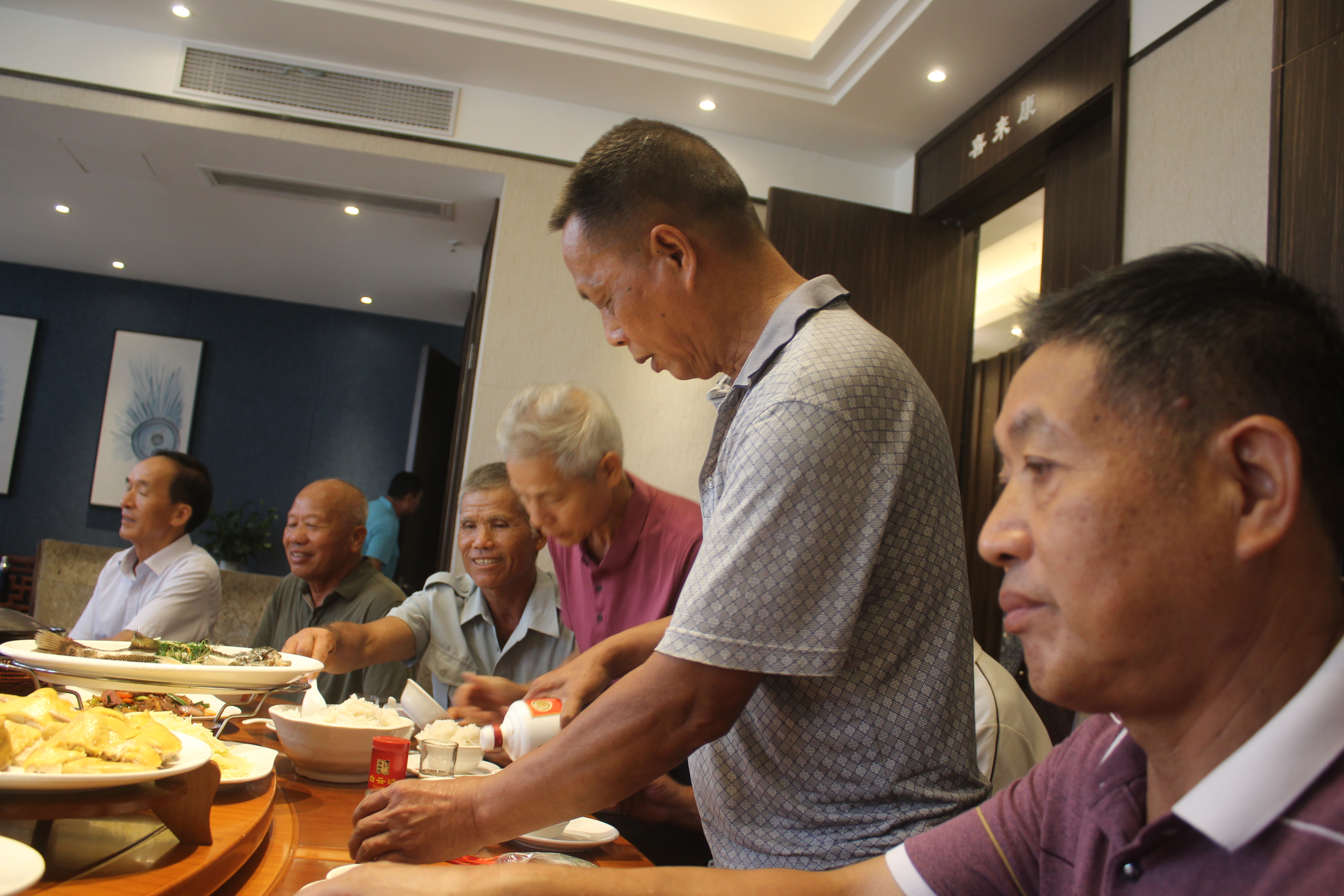 走进广空岁月永恒——地空导弹六团与四五八医院战友庆“八一”