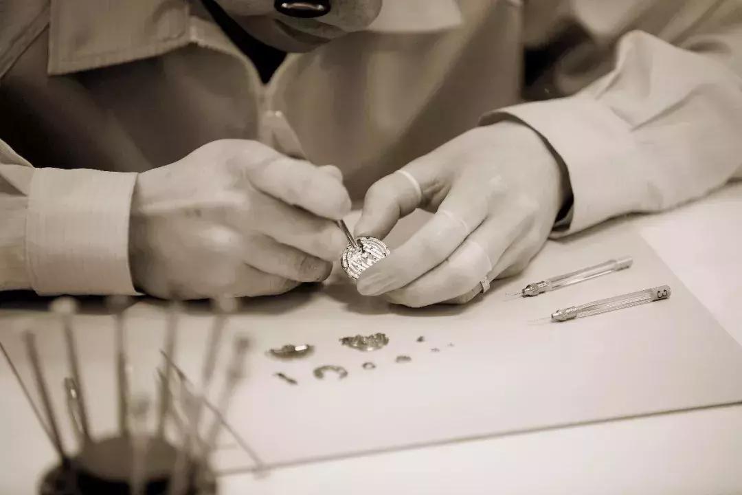 一道划痕抛光,一道划痕补漆