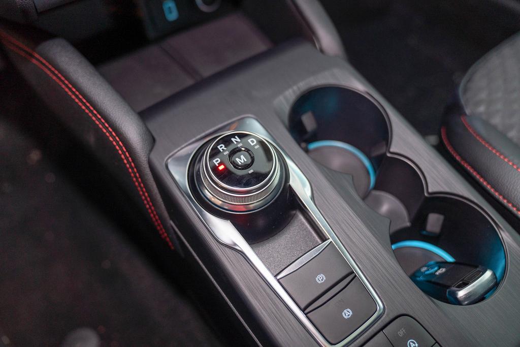 1.5t福克斯发动机是皮带还是链条,体验2021福克斯两厢