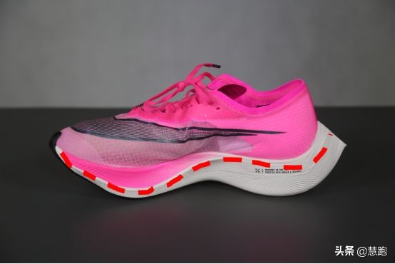 跑马拉松推荐耐克什么系列,跑全马的耐克碳板跑鞋推荐