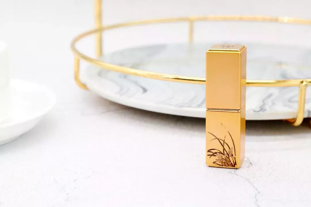 口红试色真实测评不拔干,口红真实试色不说话