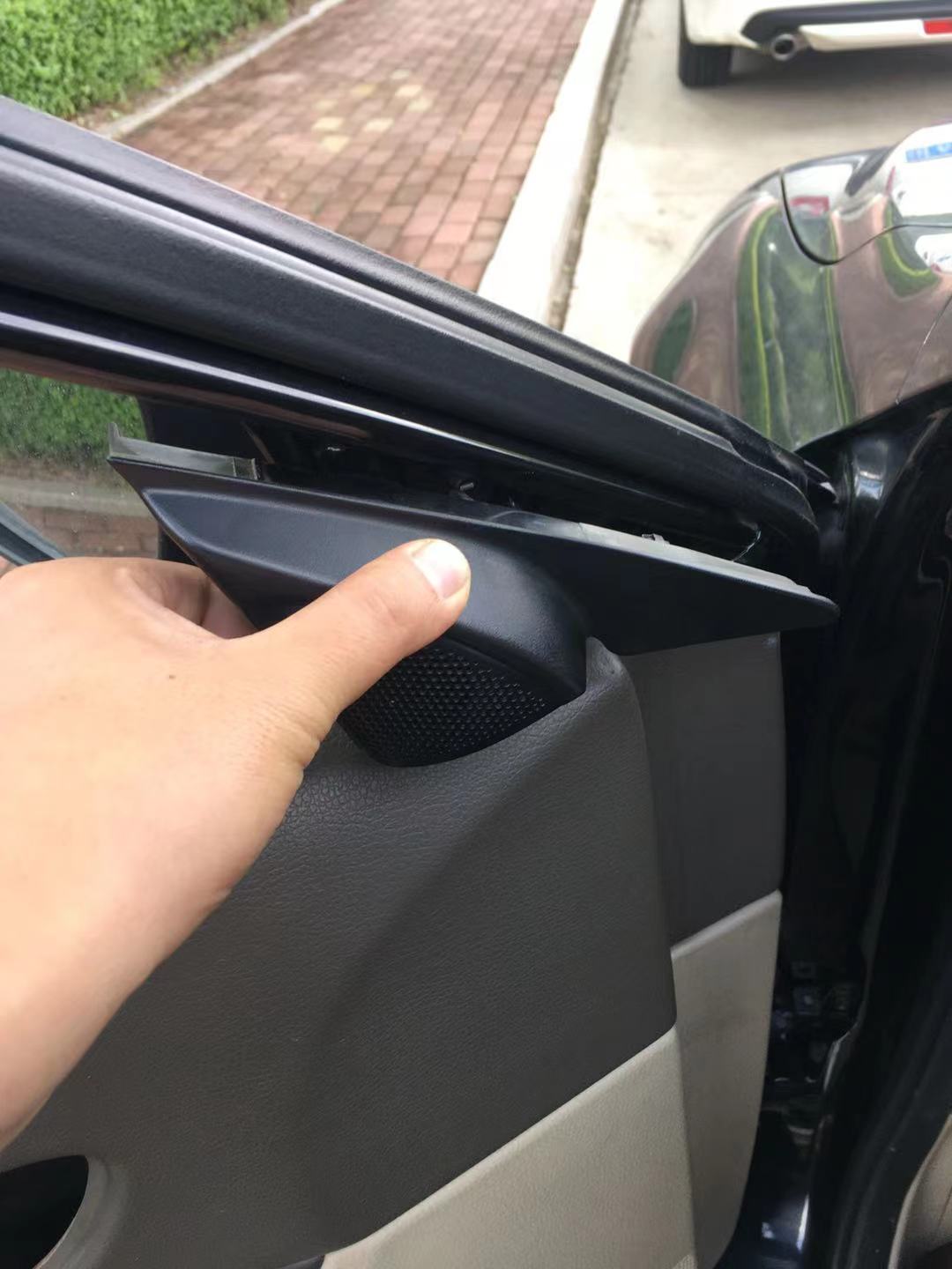 马六主驾驶升降器开关怎么拆,马六右后门玻璃升降器更换