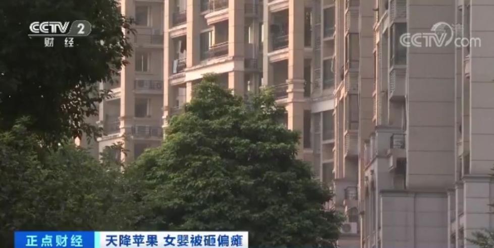 11岁女孩扔苹果砸中婴儿,11岁女孩扔苹果砸伤3个月小孩