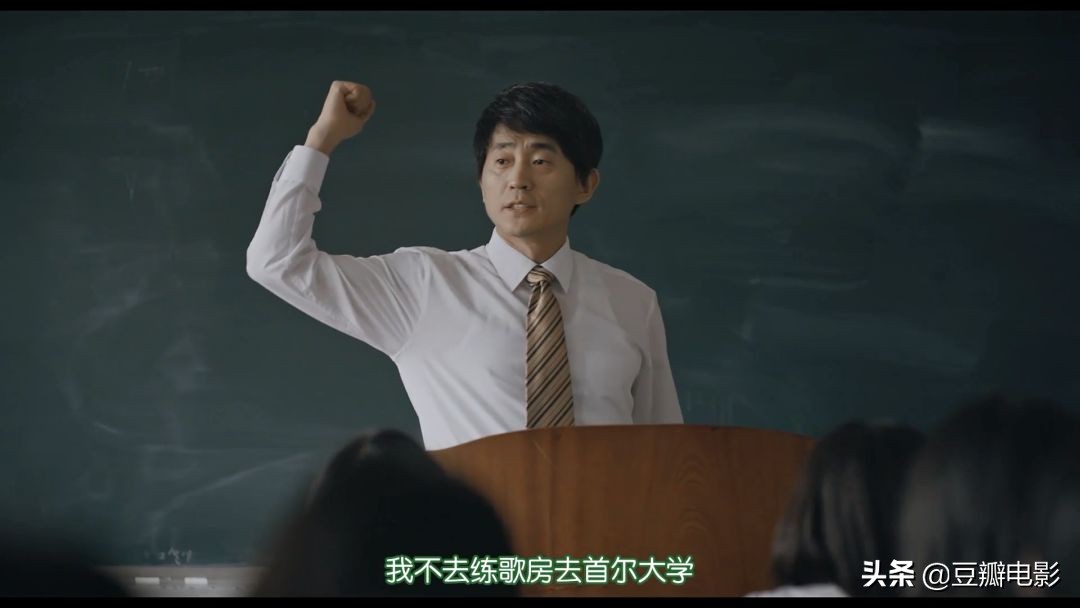 打败《寄生虫》,这部新片《蜂鸟》才是真正的年度最佳