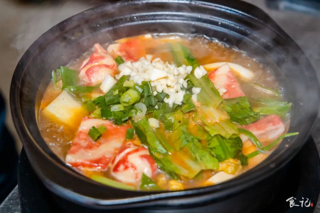 真的假的？万达清冷的夜市中，竟藏着踩点也要去吃的砂锅麻辣烫…