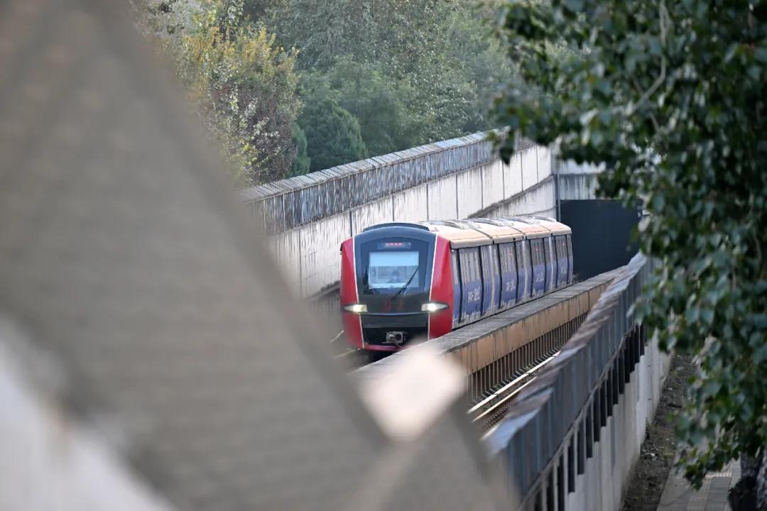 尼康z9旗舰相机详细评测,尼康z9机身的无损变焦功能