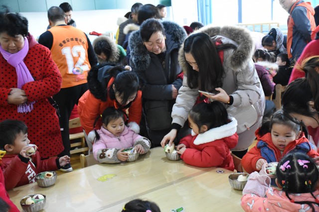 玩转足球悦享童年,足球嘉年华幼儿活动