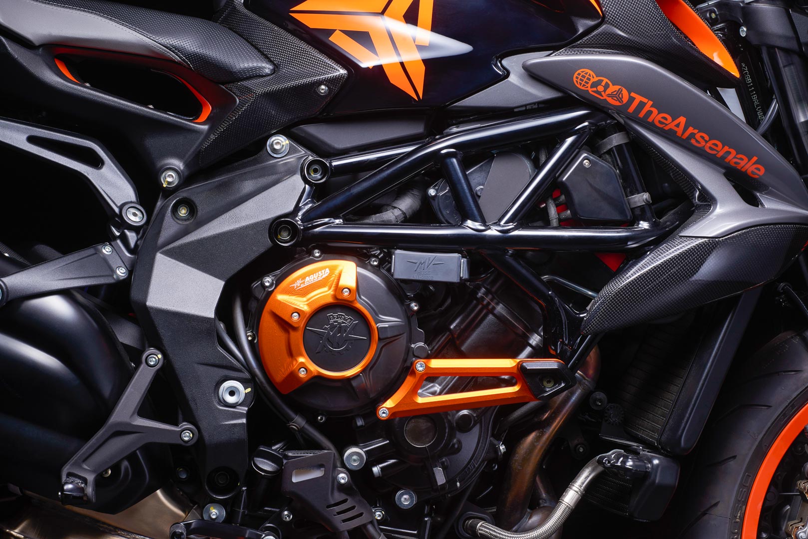 MVAgusta联手TheArsenale推介其“艺术珍品”DRAGSTER800RR