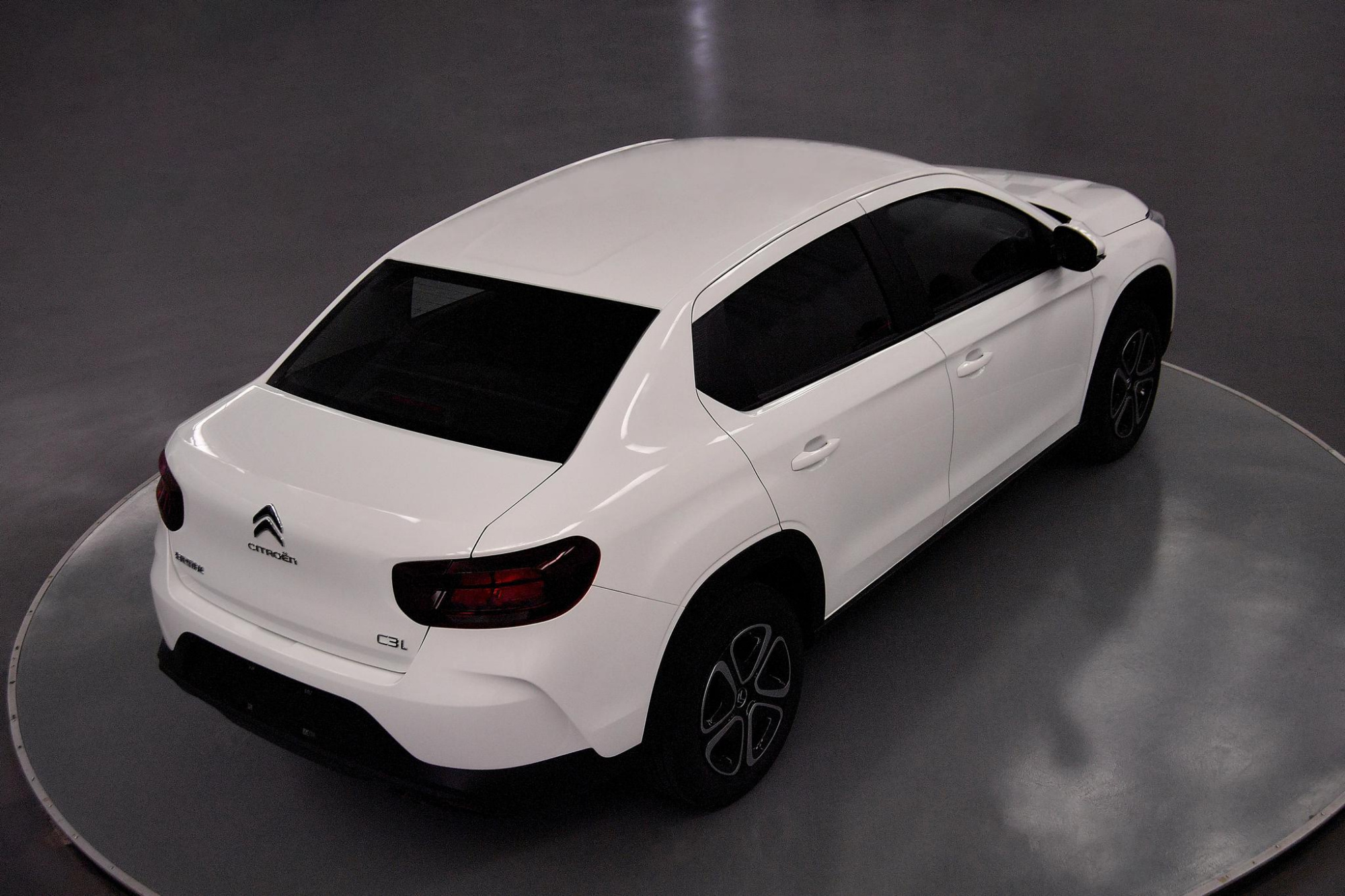 雪铁龙时尚新车,雪铁龙全新跨界轿车