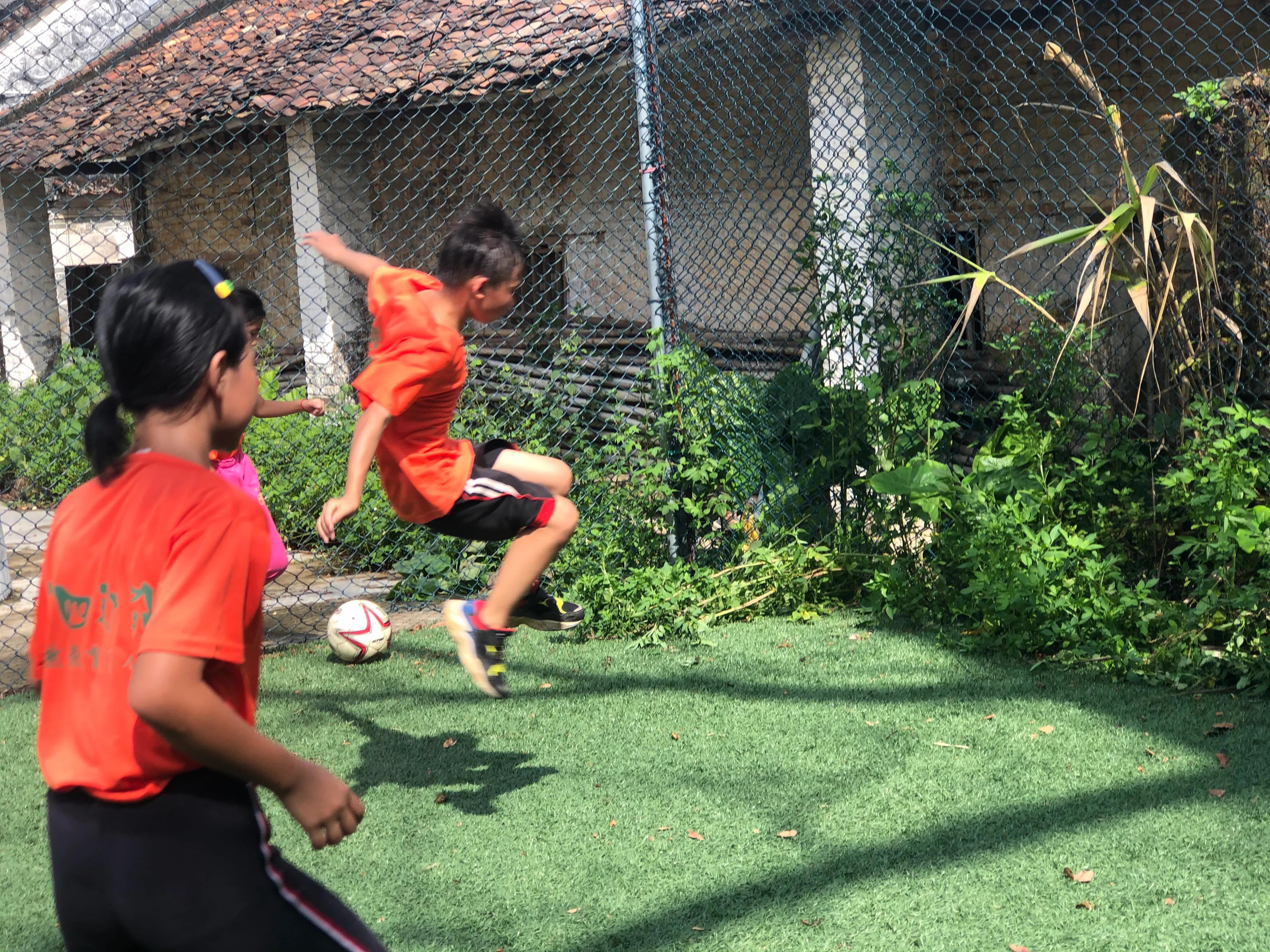 青少年参与足球运动的情况,青少年为什么要多运动