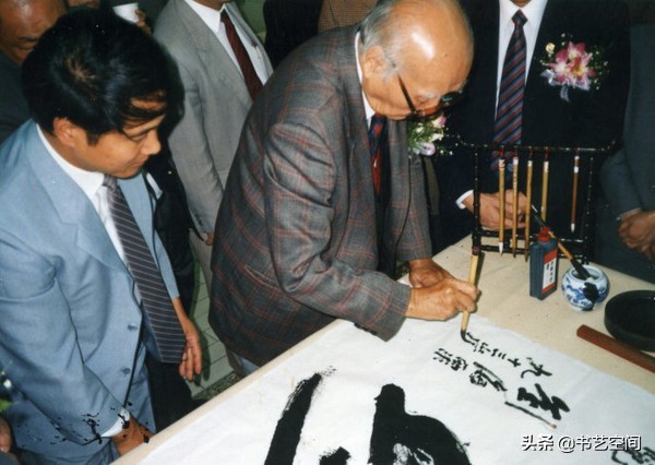 80个硬笔书法欣赏,现代80位书法名家作品欣赏