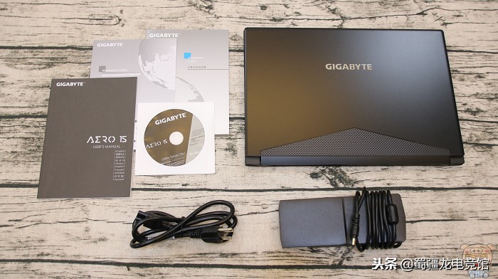 技嘉aero15xv8详细评测,技嘉游戏本aorus15x