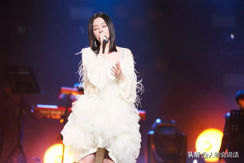 张靓颖人生选择题第2期,张靓颖当年驻唱