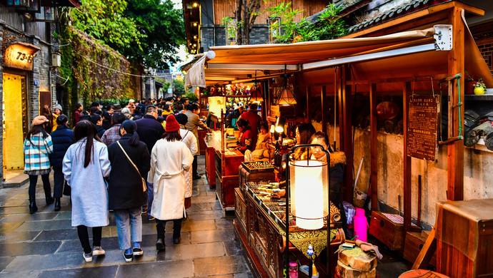 地摊经济火爆摆摊的人越来越多,地摊经济最全指南