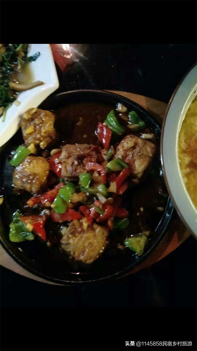 安徽省黟县宏村景区听雨楼客栈,宏村栖梧旅行精选徽派景观民宿