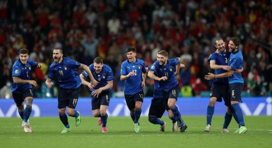 足球增加娱乐性训练,足球提高球性球感