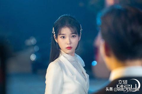 iu在酒店穿衣搭配,iu酒店穿衣搭配