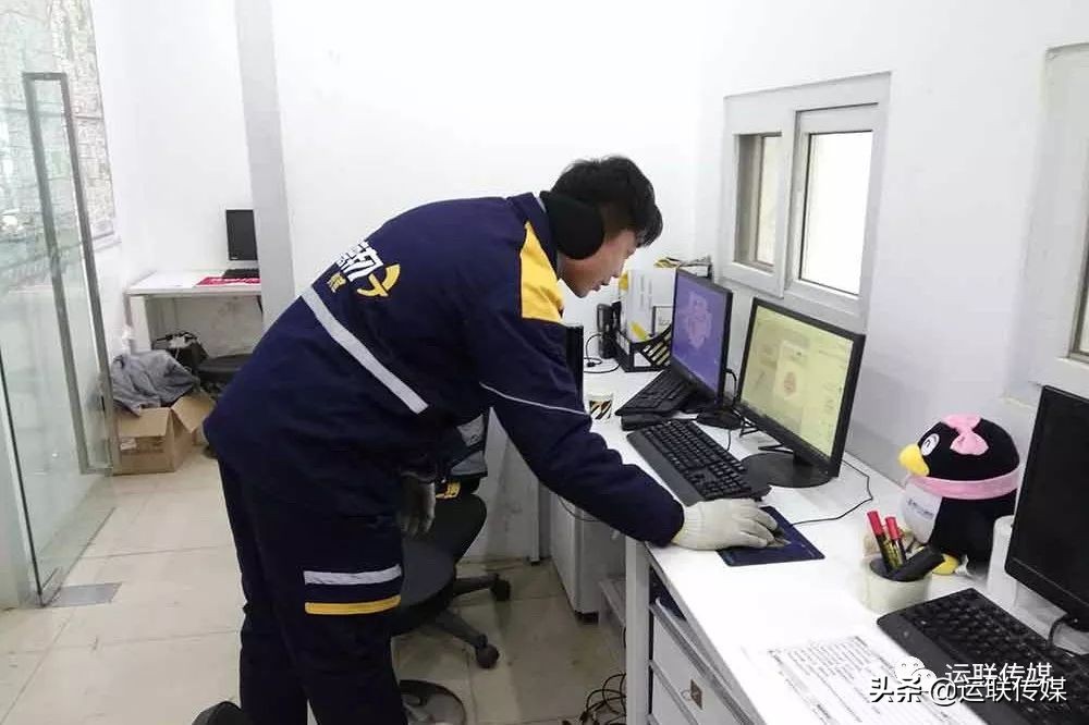 一名快递小哥的故事,物流小哥真实故事