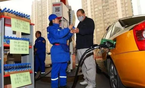 加油站员工每月工资4000,上海加油站员工工资一年十几万