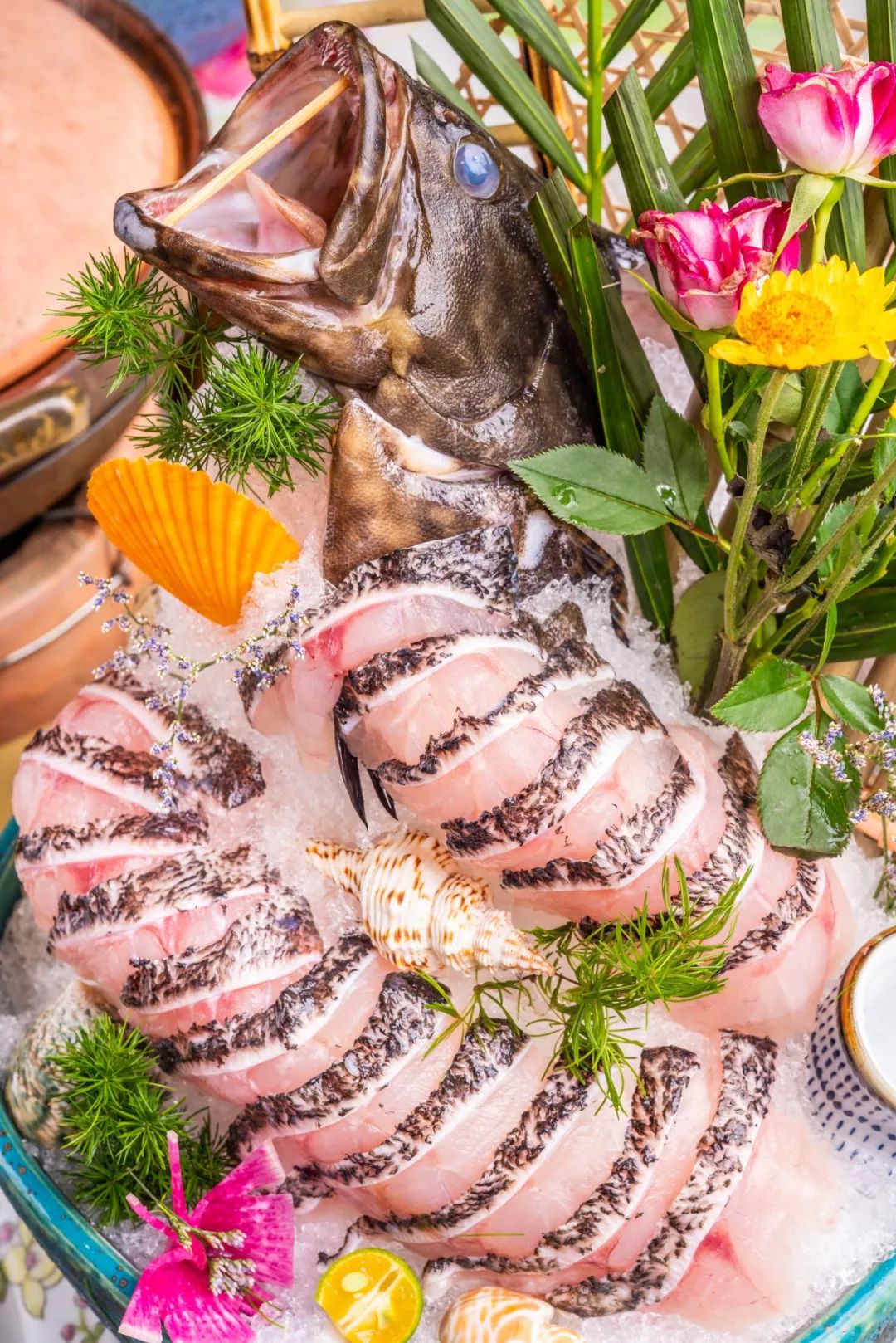 排爆新天地！魔都港式火锅界杀出黑马，开卖「澳洲青龙黄金锅」