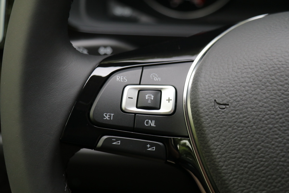 进口大众multivan精彩实拍展示,19年大众帕萨特混动试驾