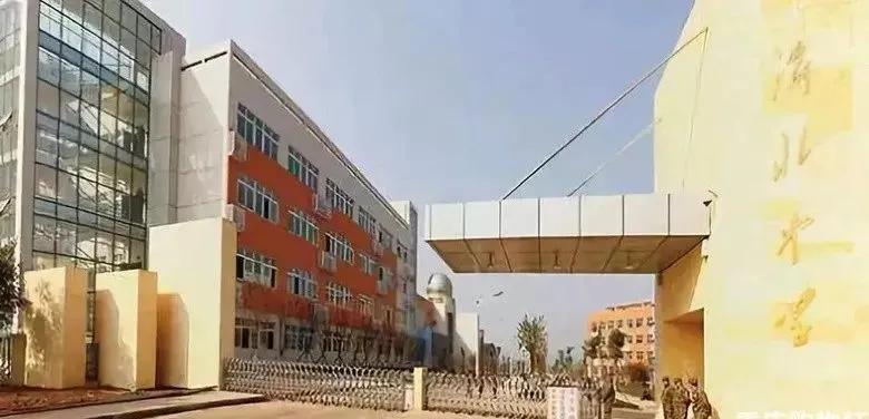 重庆巴南中学是重庆市重点中学吗,重庆市主城中学梯队排序