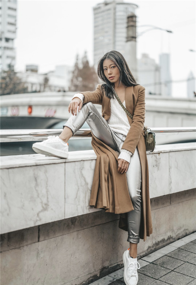 40岁女人要怎么穿才显得高贵大方,40岁的女人怎么穿才简约干练