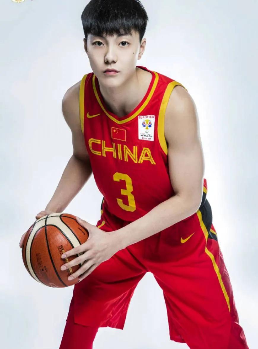 拜托，千万别让萧亚轩看到这些国家体坛中的鲜肉帅哥