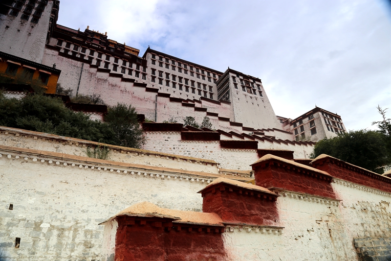 比天空更辽阔比白云更洁净比佛国更妩媚珠峰脚下的游记十