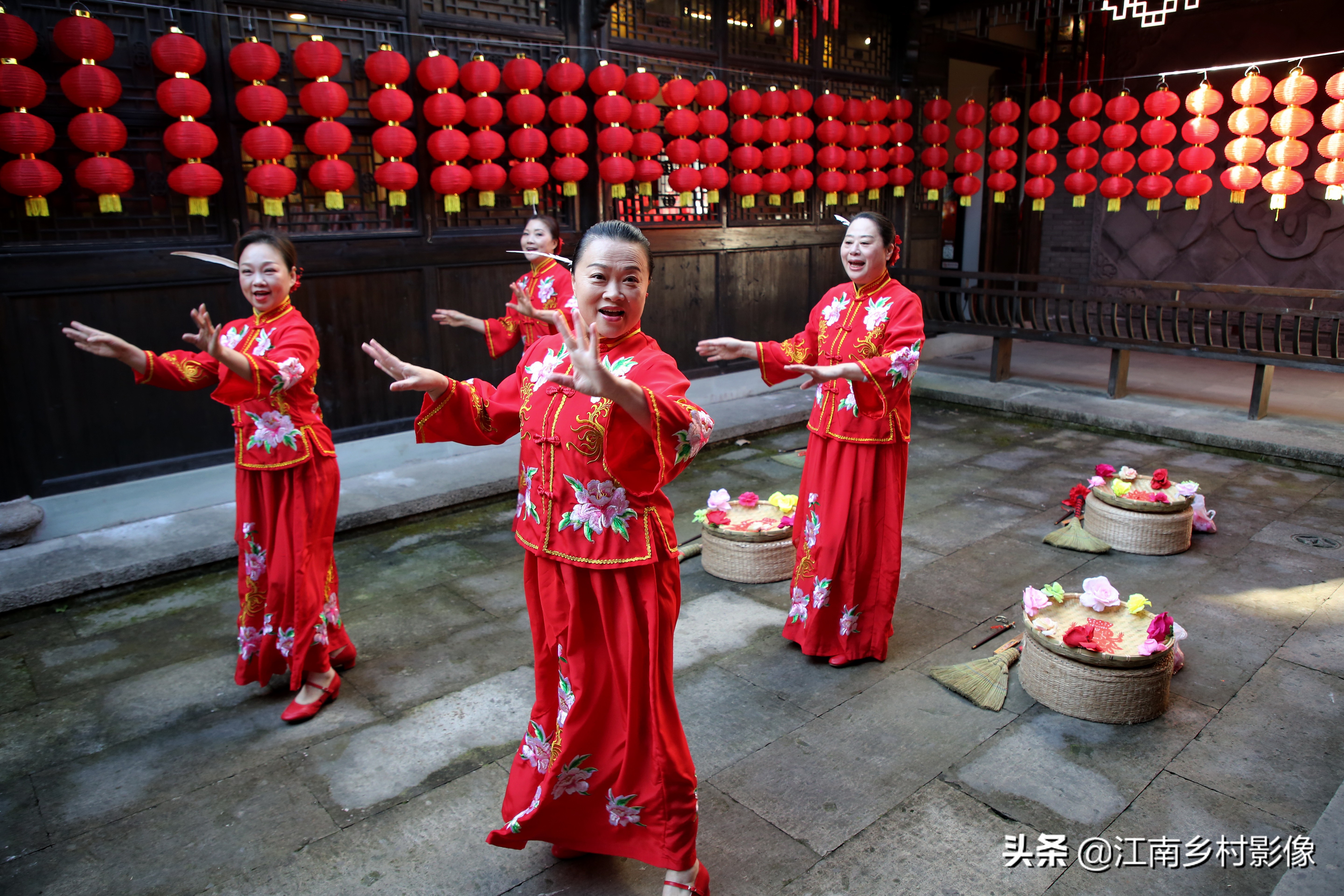 提前的乾元元宵节:灯谜、蚕花、舞龙、越剧、古筝及多彩汤圆
