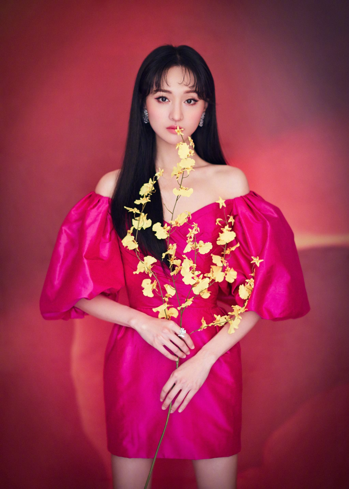 直角肩露肩的正确穿法,优秀的肩线