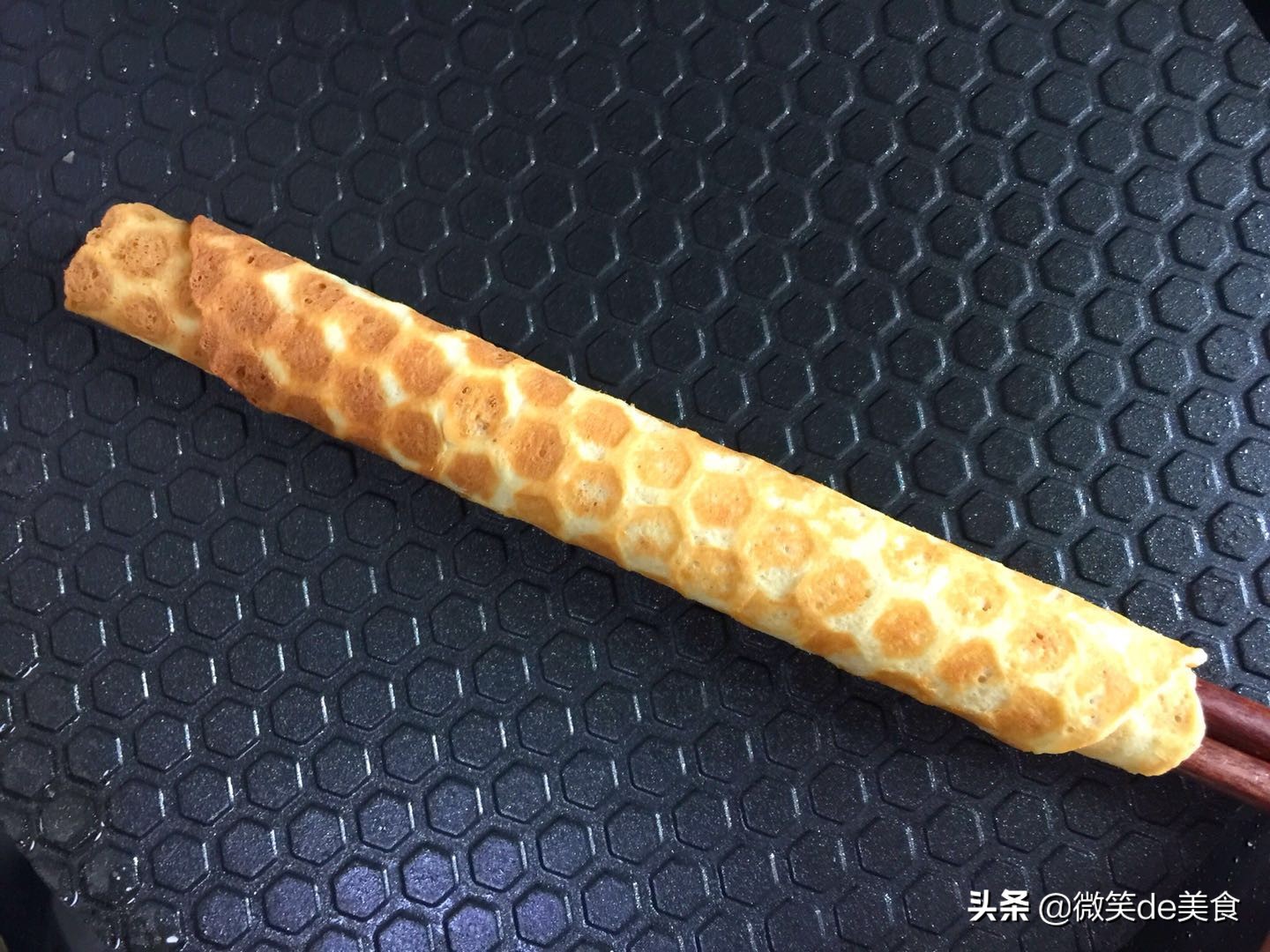 普通面粉做蛋卷的方法,不用面粉只用鸡蛋做的蛋卷