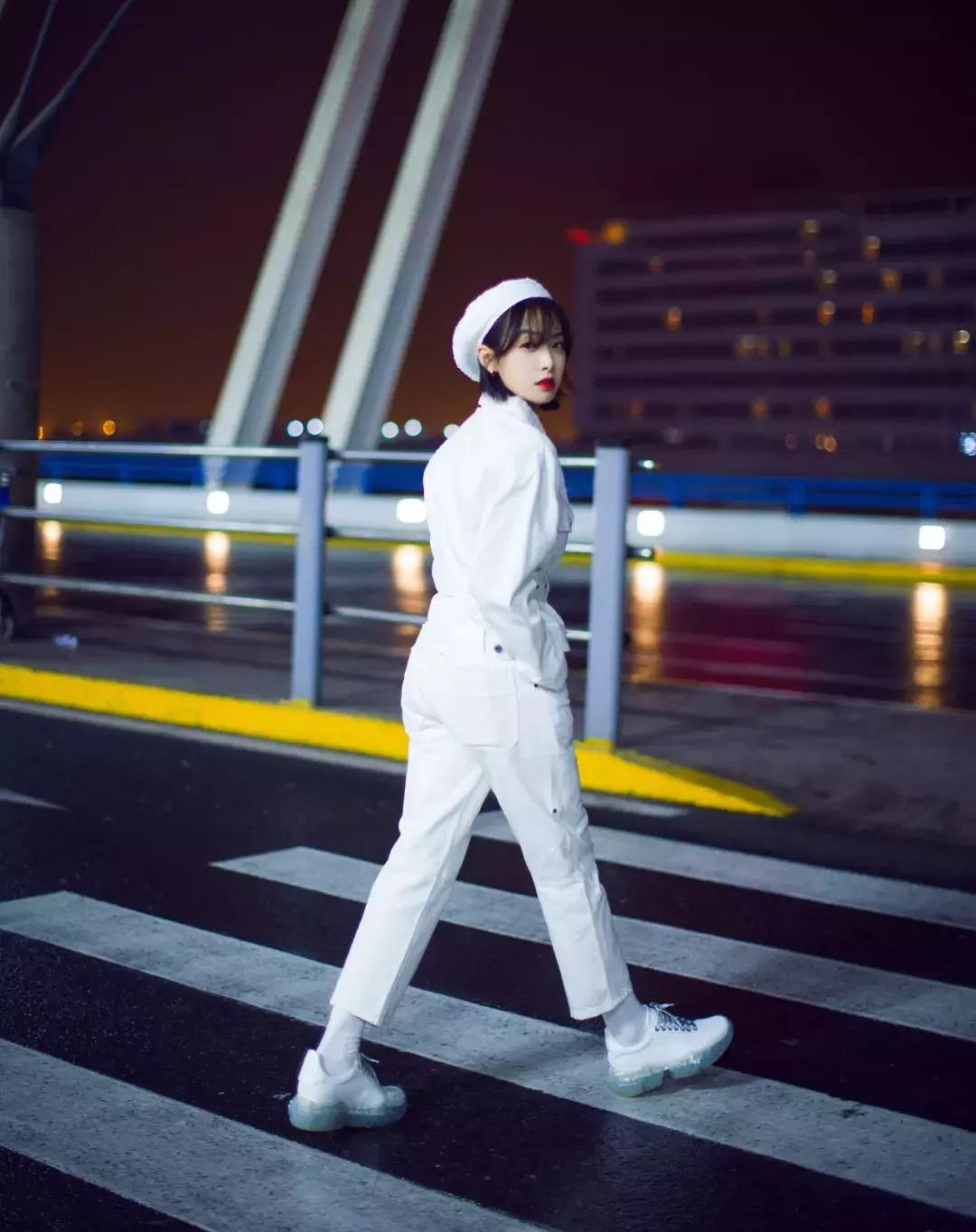 米兰时装周明星最佳看秀造型,米兰时装周明星看秀造型