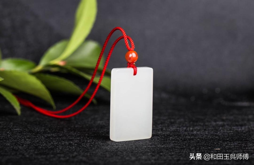 平安无事牌上面的图案,墨玉平安无事牌的讲究