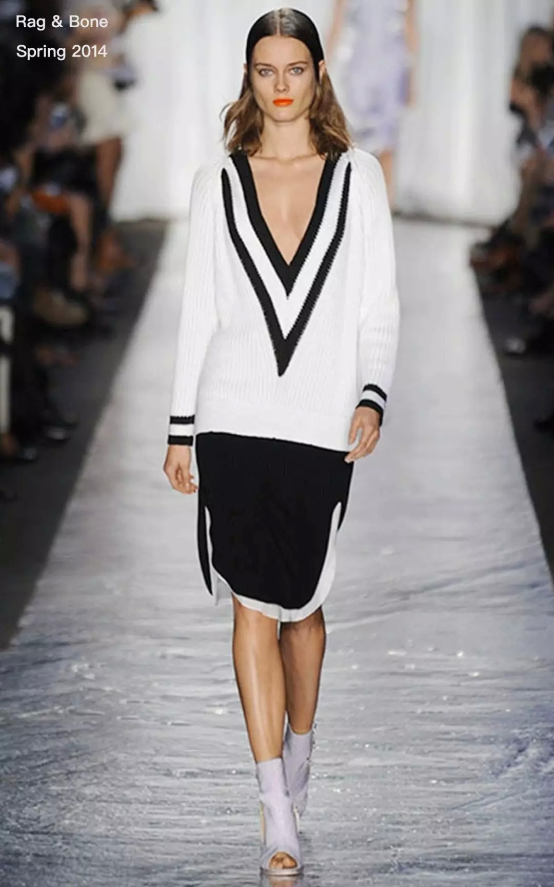 周冬雨刘雯同款毛衣,大表姐刘雯同款绿色开衫毛衣