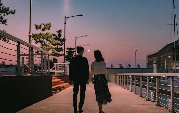 戴建业新年致辞,戴建业妻子决定一个家庭的幸福