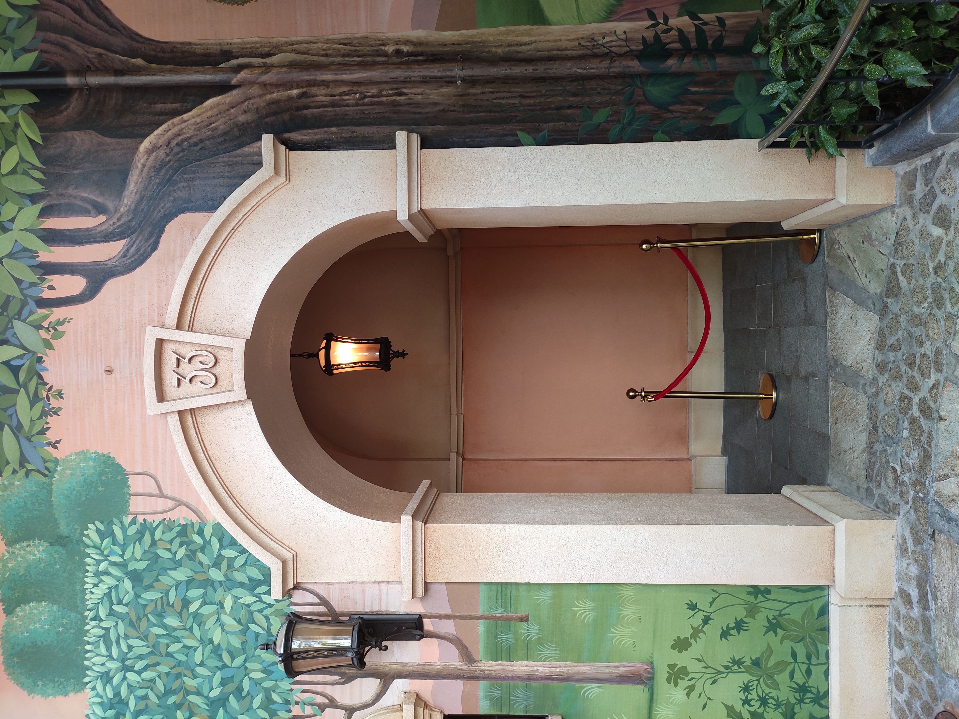 上海迪士尼一大一小旅游攻略,上海迪士尼吃住攻略讲解