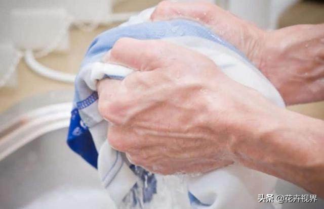 洗内衣裤用冷水还是热水,新买的内裤热水洗还是冷水洗