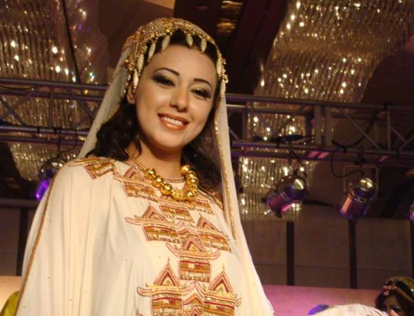 中东一国王留学归来，被父亲软禁六年逆袭，耗时20年变成富国