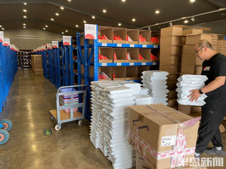 半岛观察丨一条盖毯爆火背后的童装江湖:3000家企业即墨鏖战,如何赢得三孩商机