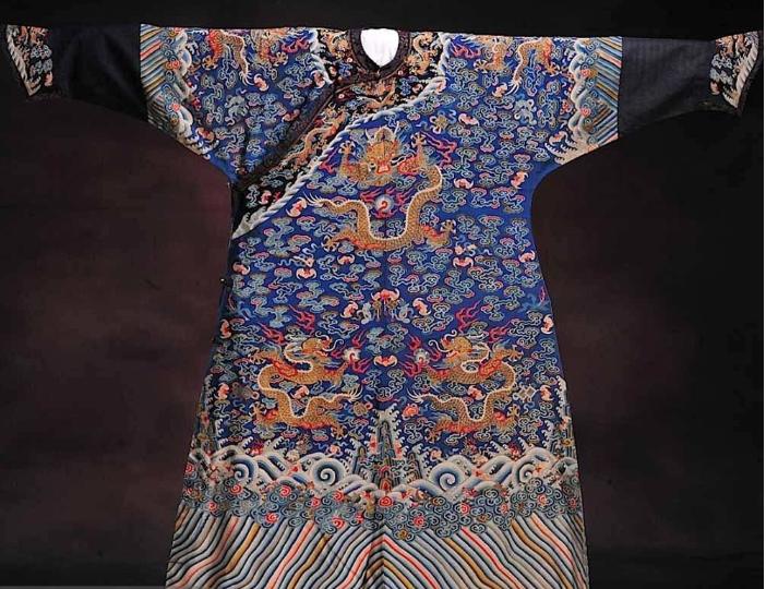 乾隆皇帝身高成谜，如今一件*物文**揭开真相，个子太矮穿恨天高出门