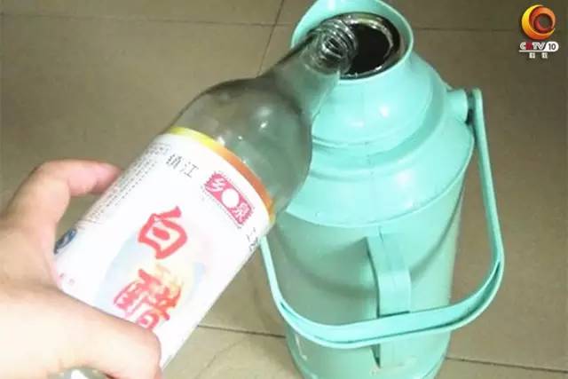 水垢茶垢去除小妙招,厕所水垢去除小妙招