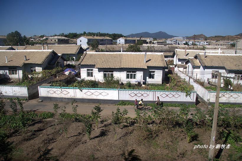 实拍朝鲜的村庄，朝鲜农民的生活怎么样？朝鲜城乡差别大不大？