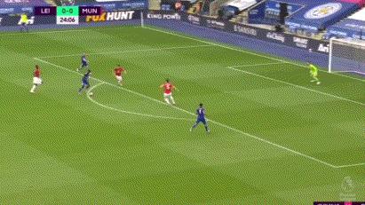 2-0！凌晨1点裁判送曼联进欧冠，英超大黑马变大悲剧