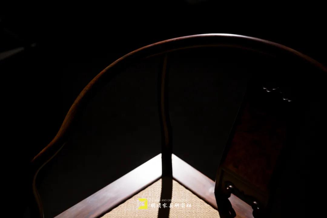 余尝净一室，置一圈椅|影木坊