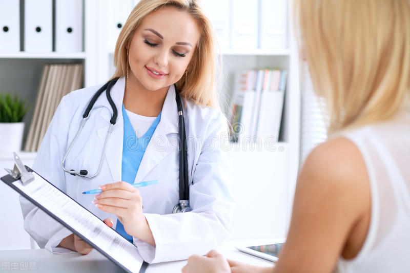 开始长胸毛是什么原因,三十岁后开始长胸毛正常吗